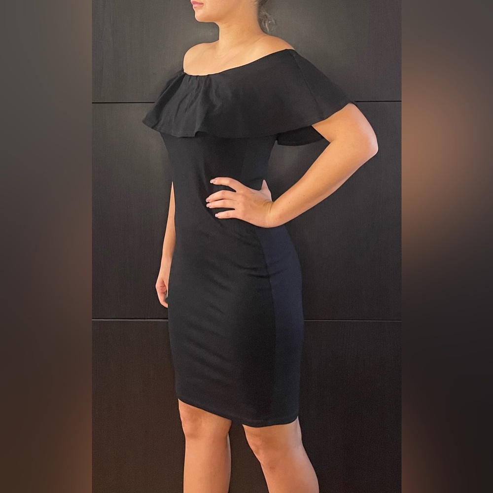 Black causal ruffles dress